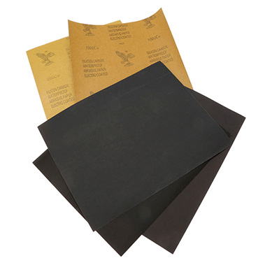 Can the binder affect the quality of the final finish achieved with abrasive paper?